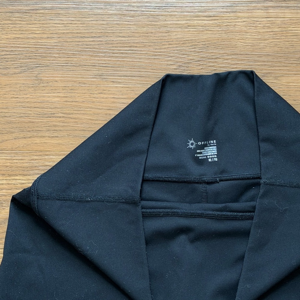 OFFLINE BY AERIE black 5” inseam bike short